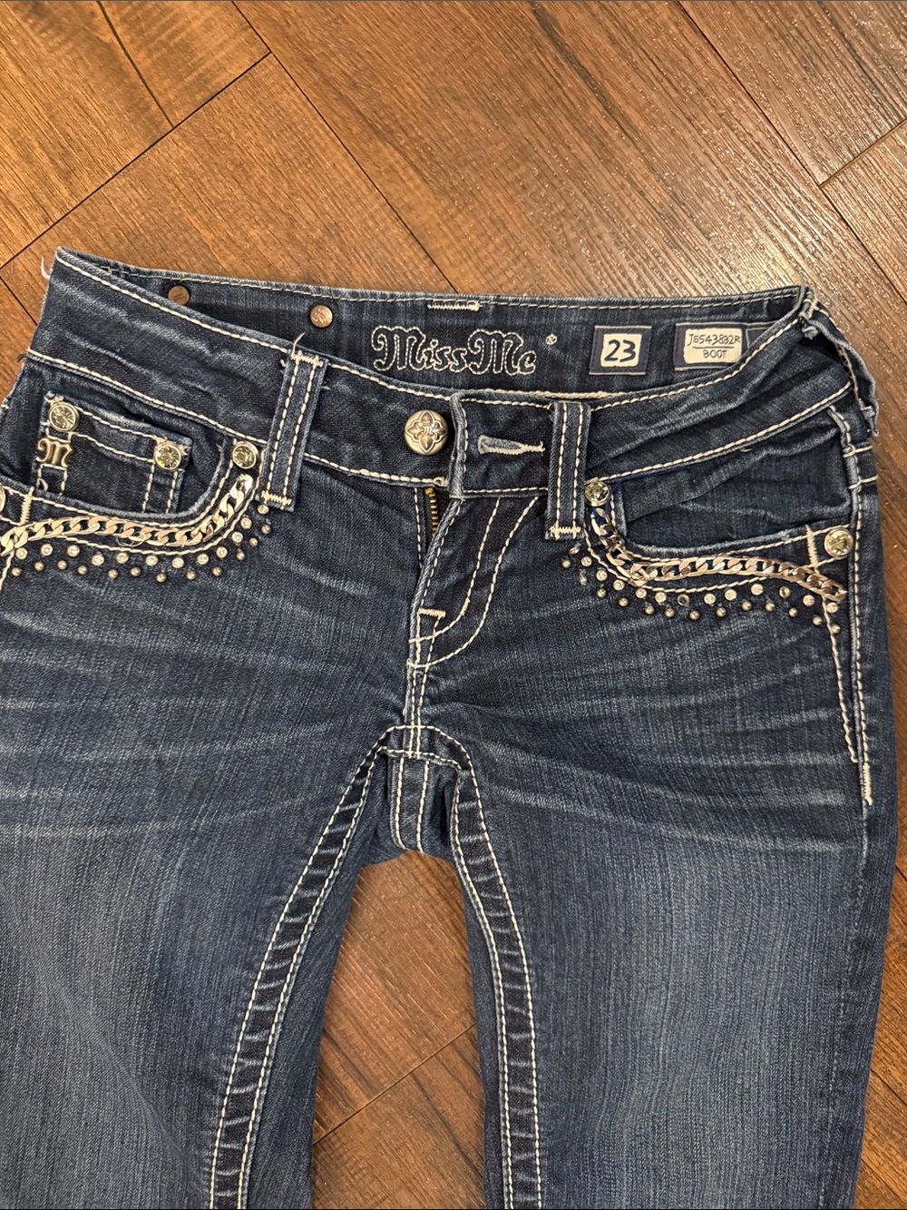 Miss Me Dark Blue Flare Jeans with Embellished Pockets, size 23 - Picture 2 of 5